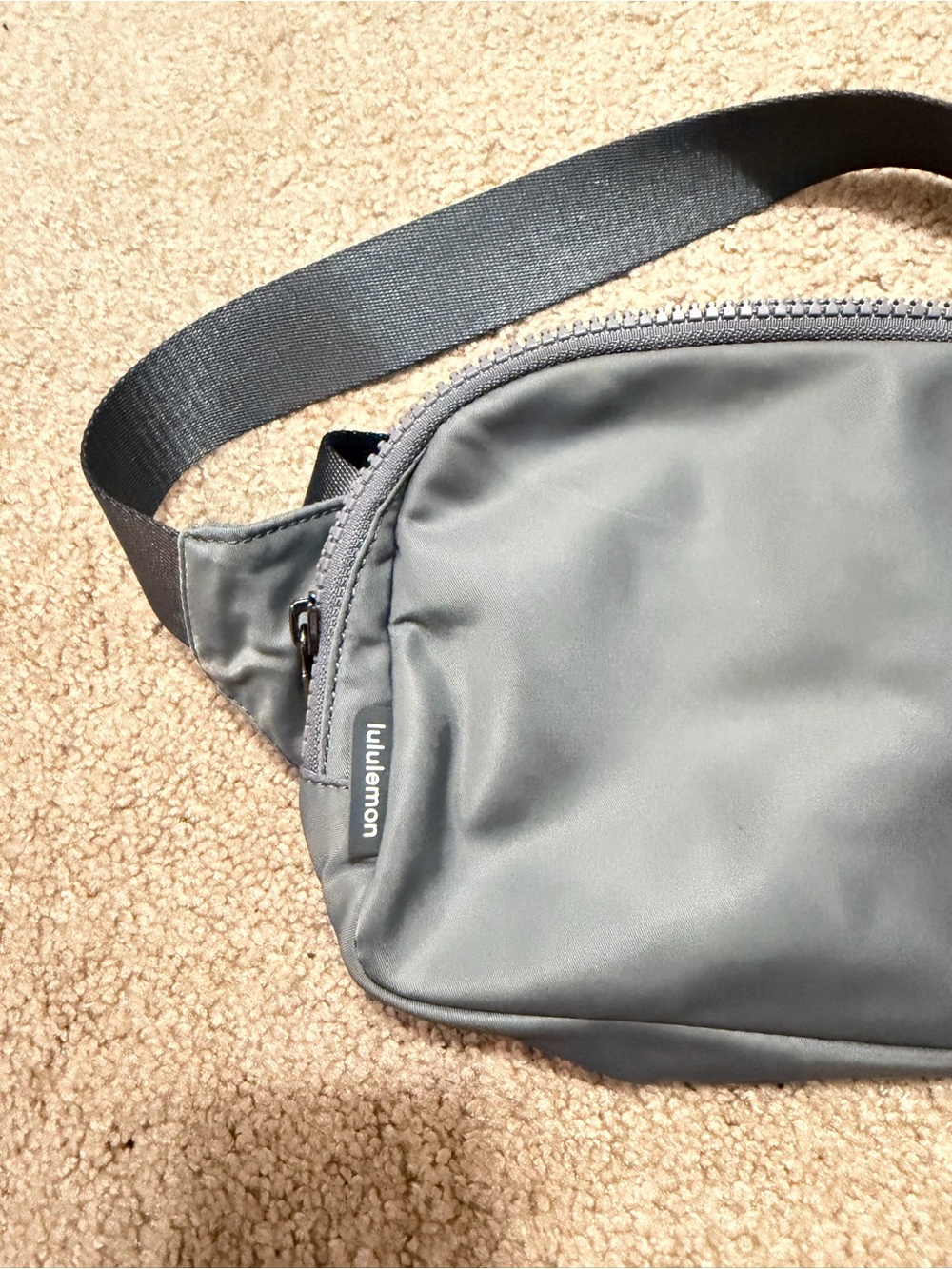 LULULEMON - 2L BELT BAG - Picture 3 of 5